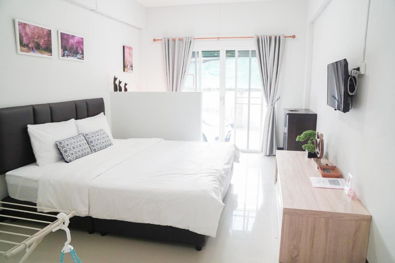 Baan Ploy Inn 2 Chiang Mai Bagian luar foto